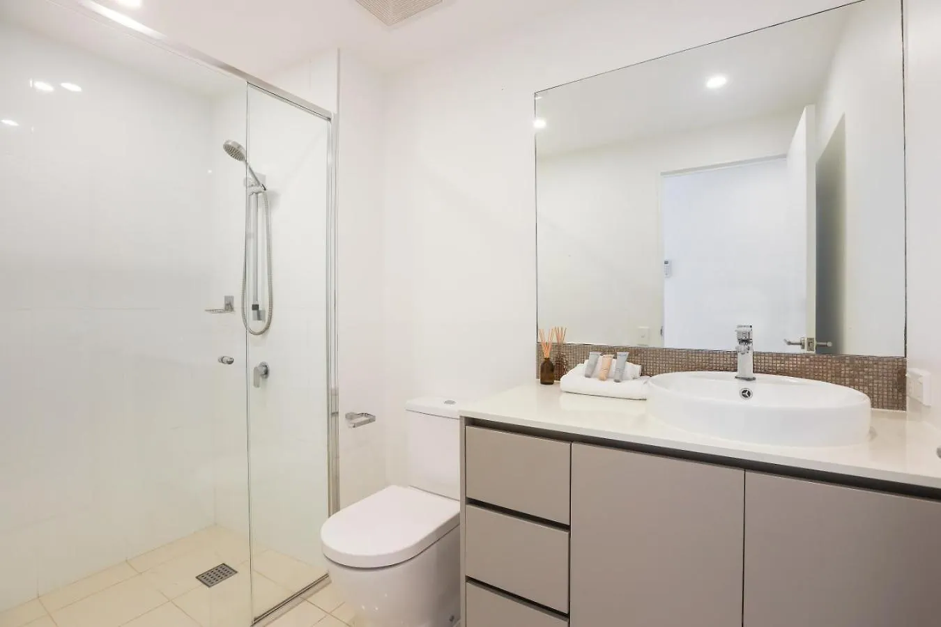 Rhapsody Surfers Paradise Beachfront Sleeps 6 - Optimise Bnb Gold Coast 0*,